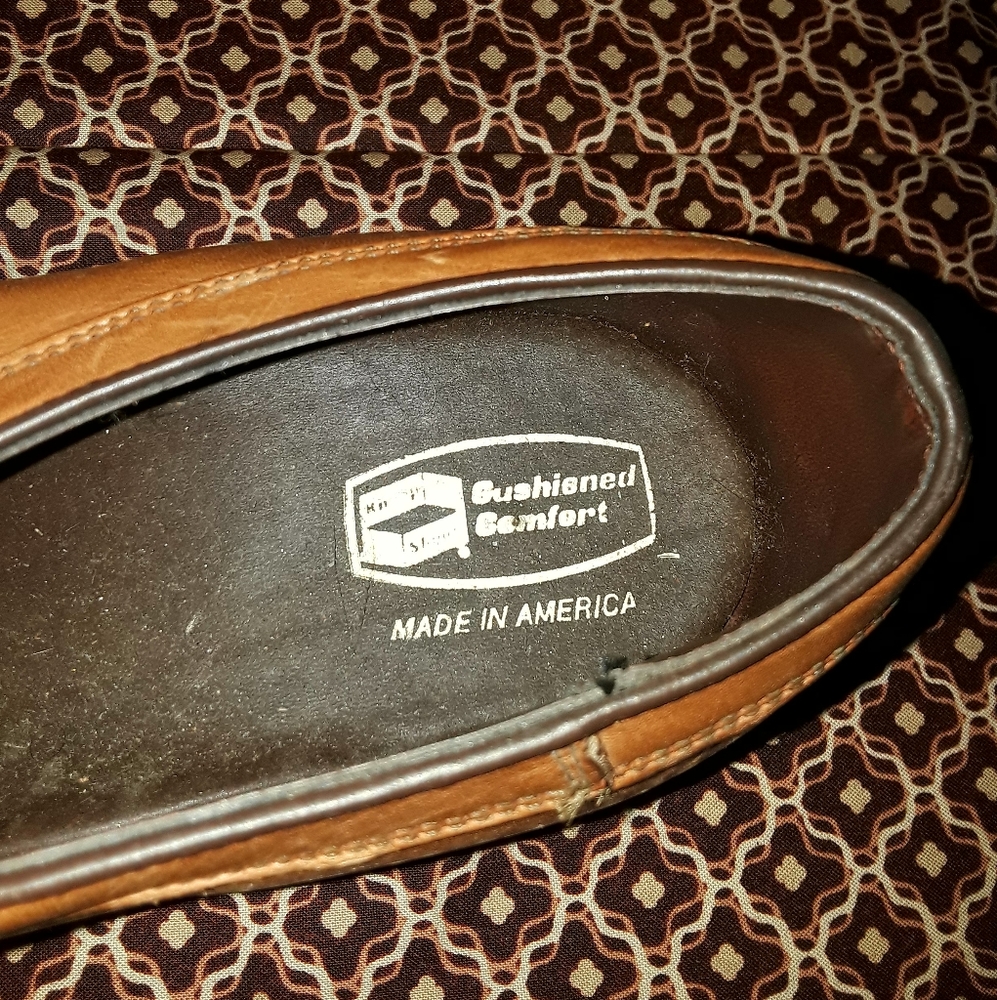 NWOT Cushioned Comfort Brown Shoes - Picture 6 of 7